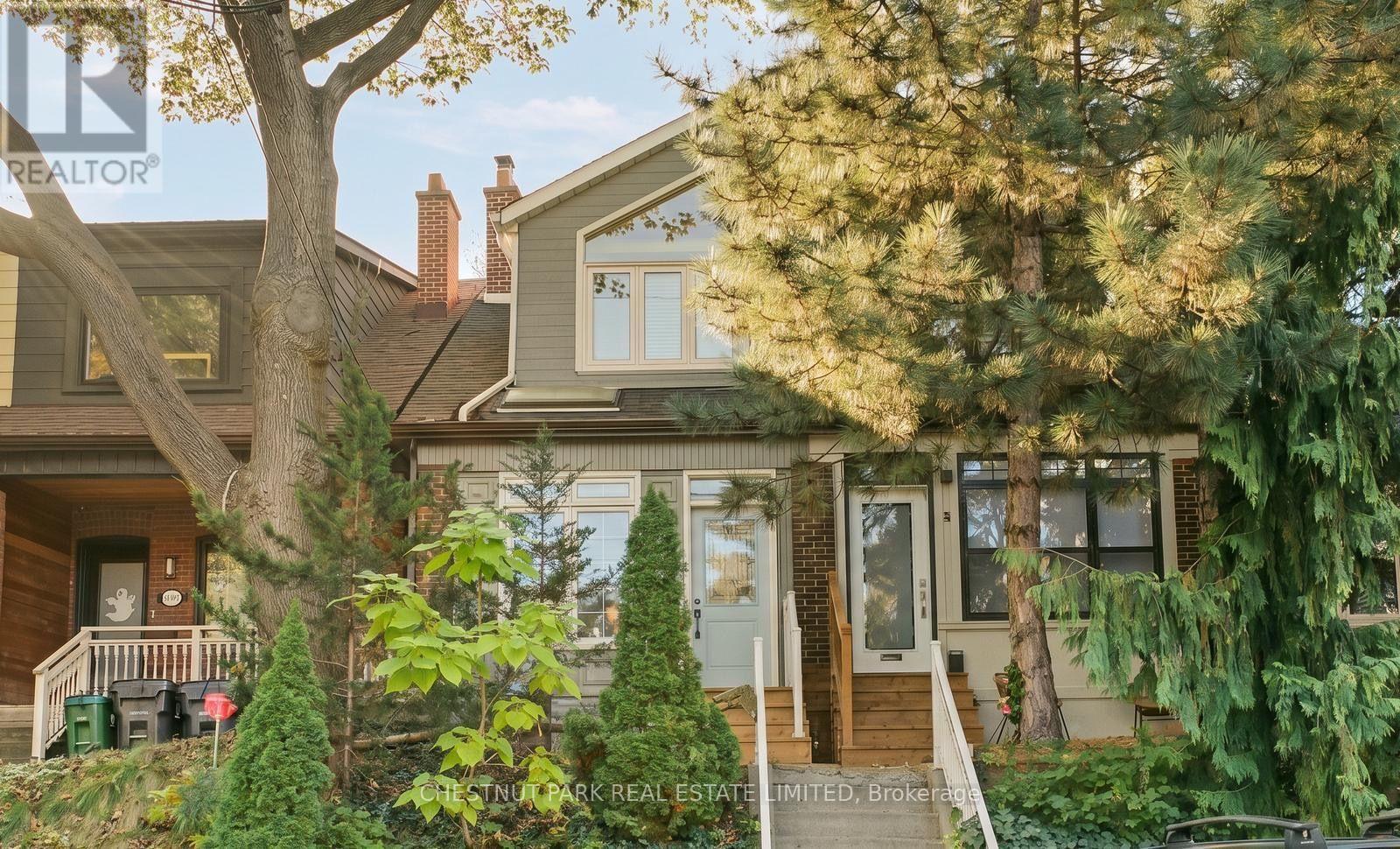15 MILLBROOK CRESCENT, Toronto, Ontario