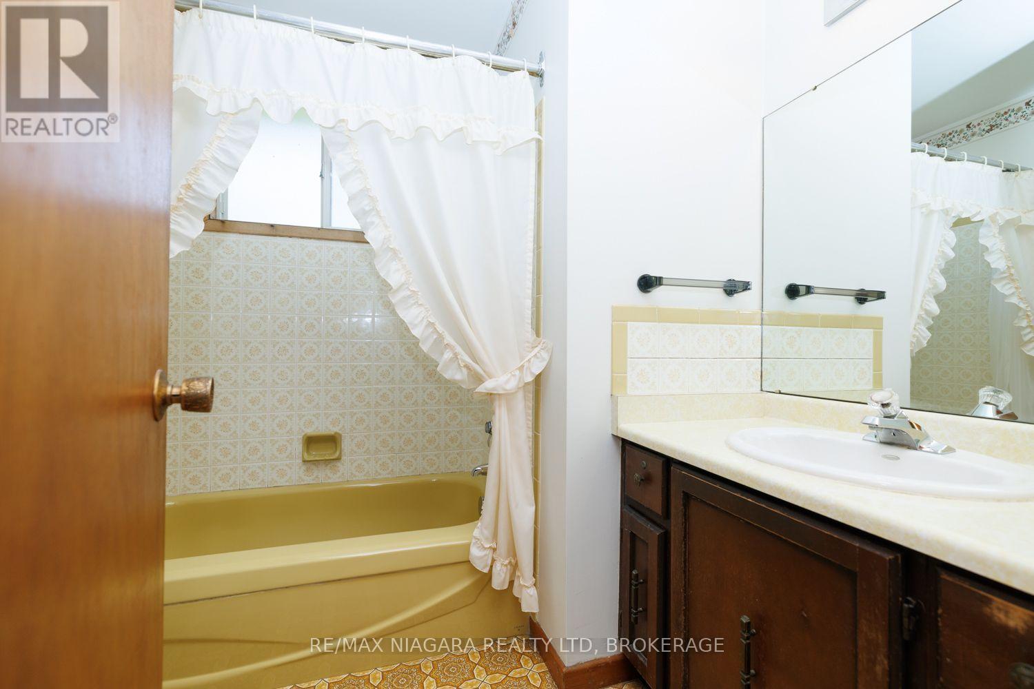 4166 Chippawa Parkway, Niagara Falls, Ontario  L2G 6E5 - Photo 21 - X13806564