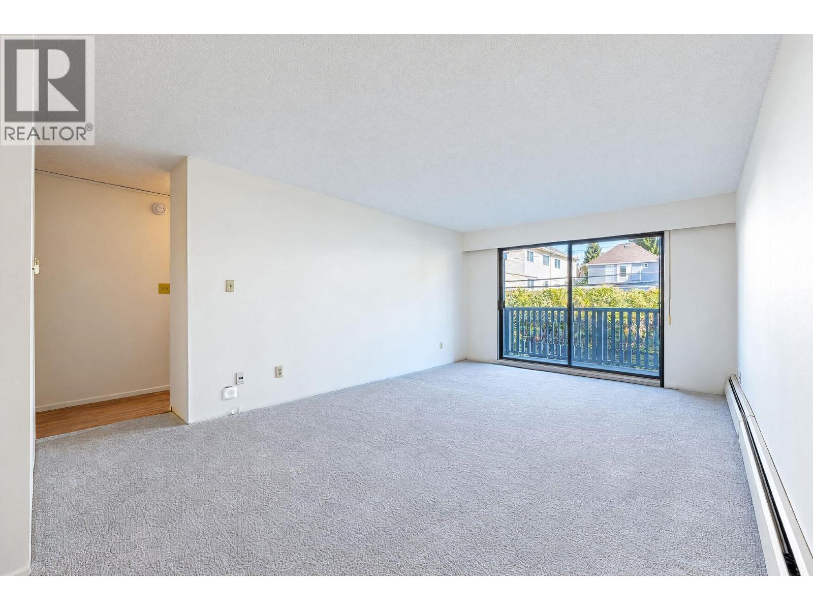 214 310 W 3rd Street, North Vancouver, British Columbia  V7M 1G4 - Photo 3 - R3174696