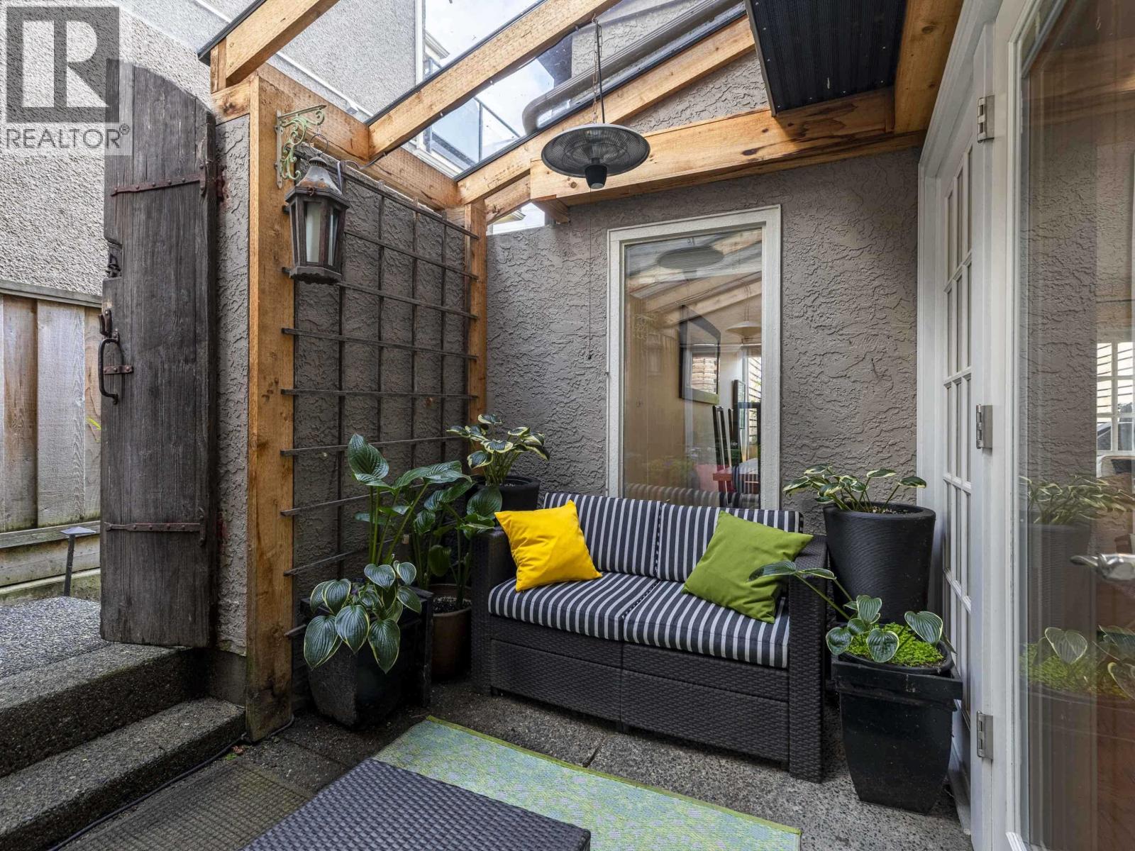 101 2535 York Avenue, Vancouver, British Columbia V6K 1E4 - Photo 2 - R3174705