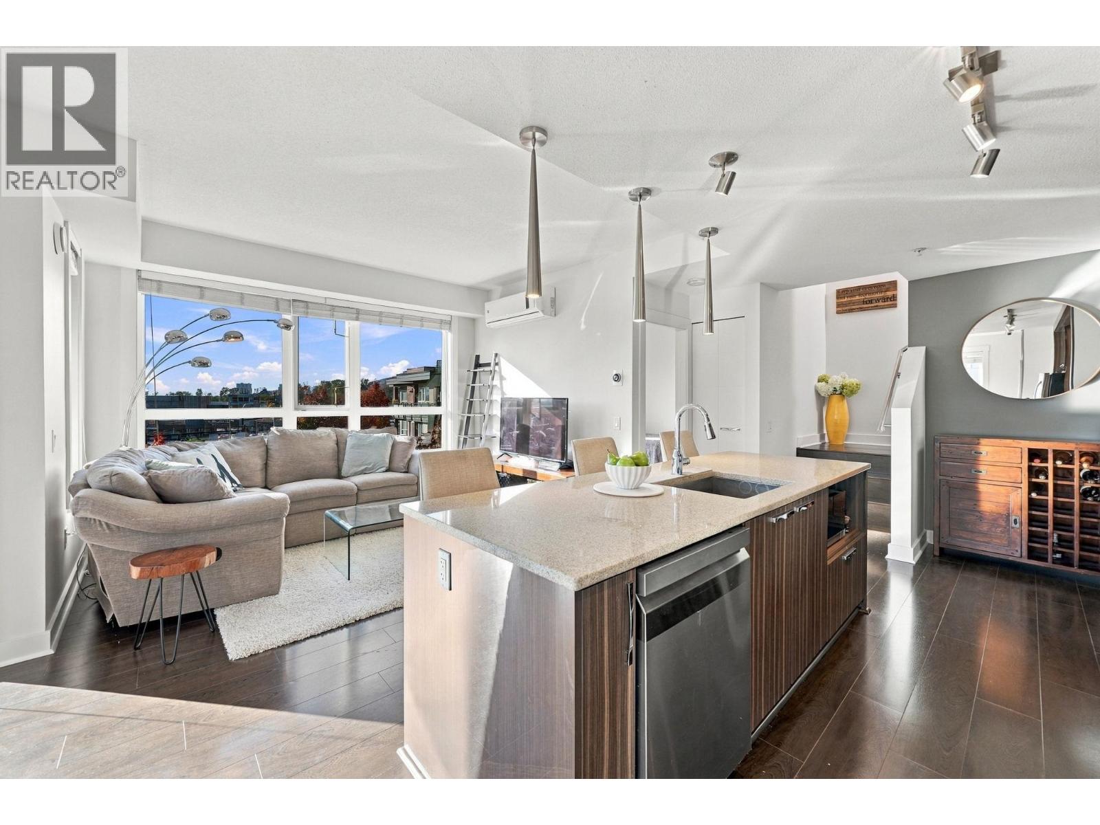 409 733 W 14th Street, North Vancouver, British Columbia  V7M 0C6 - Photo 2 - R3174743