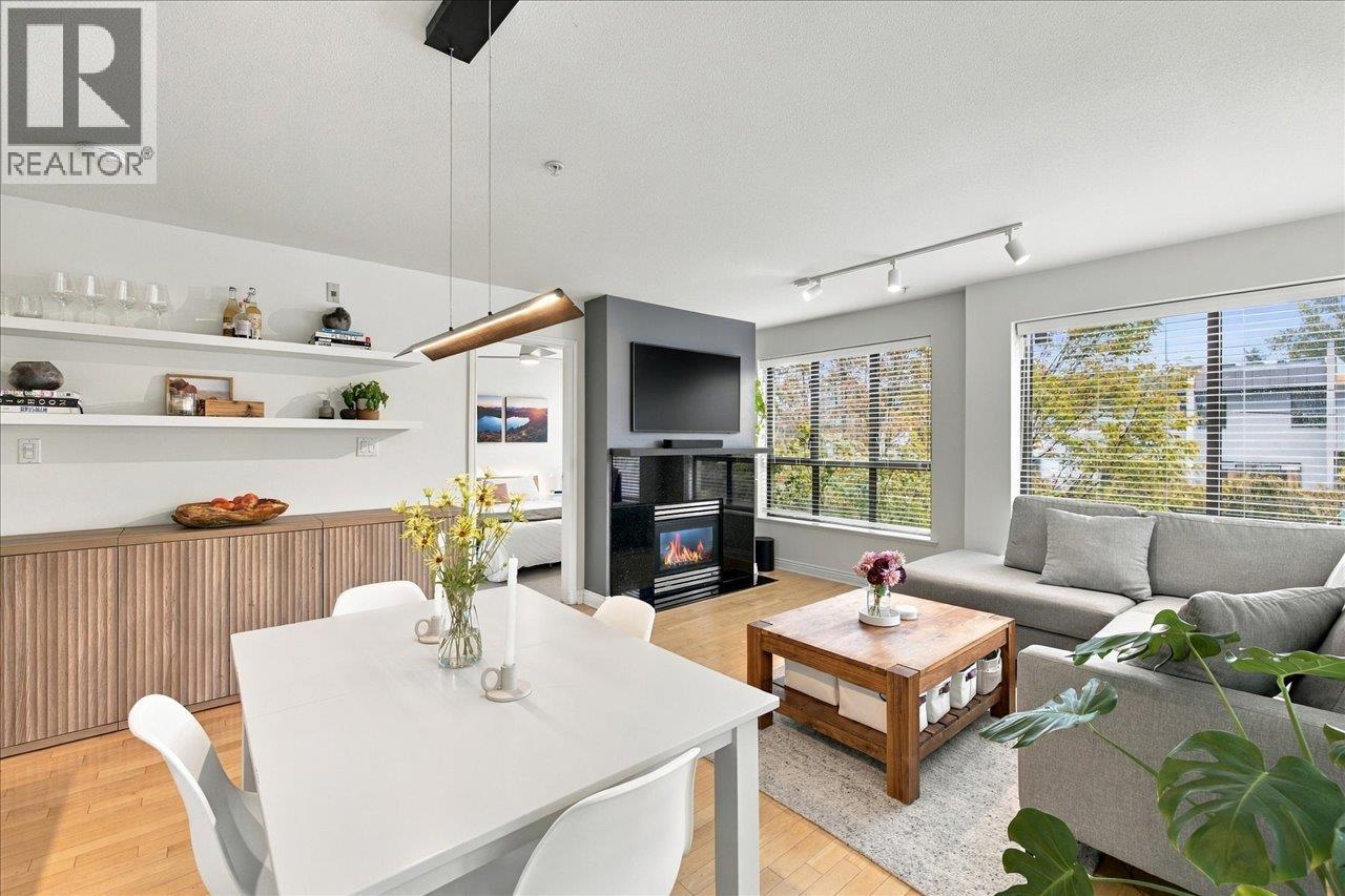 303 2015 Trafalgar Street, Vancouver, British Columbia  V6K 3S5 - Photo 3 - R3174749