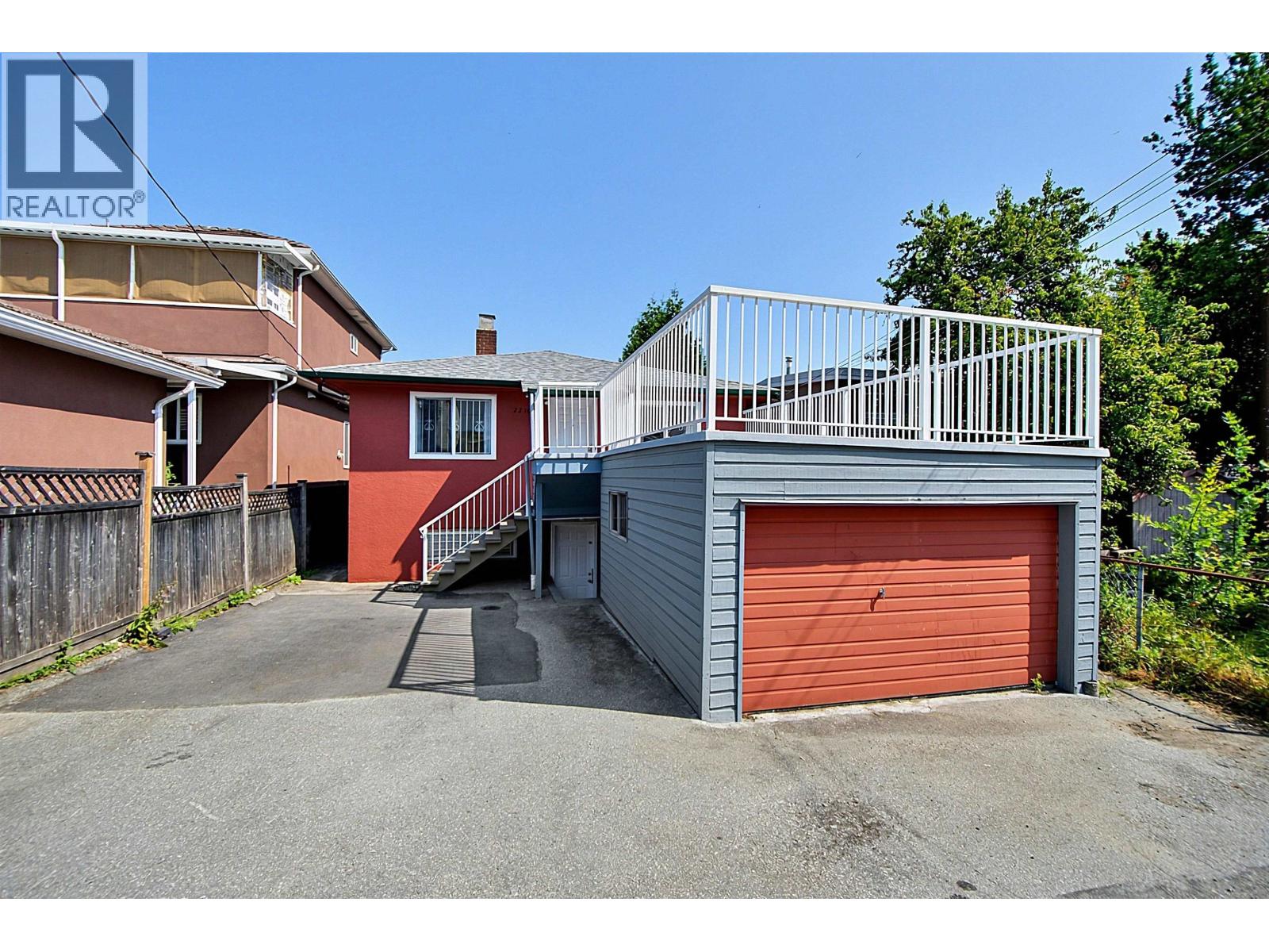 2216 E 41ST AVENUE, vancouver, British Columbia