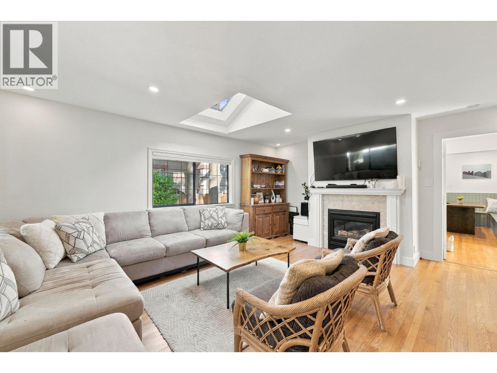 1720 Deep Cove Road, North Vancouver, British Columbia  V7G 1S5 - Photo 5 - R3174757