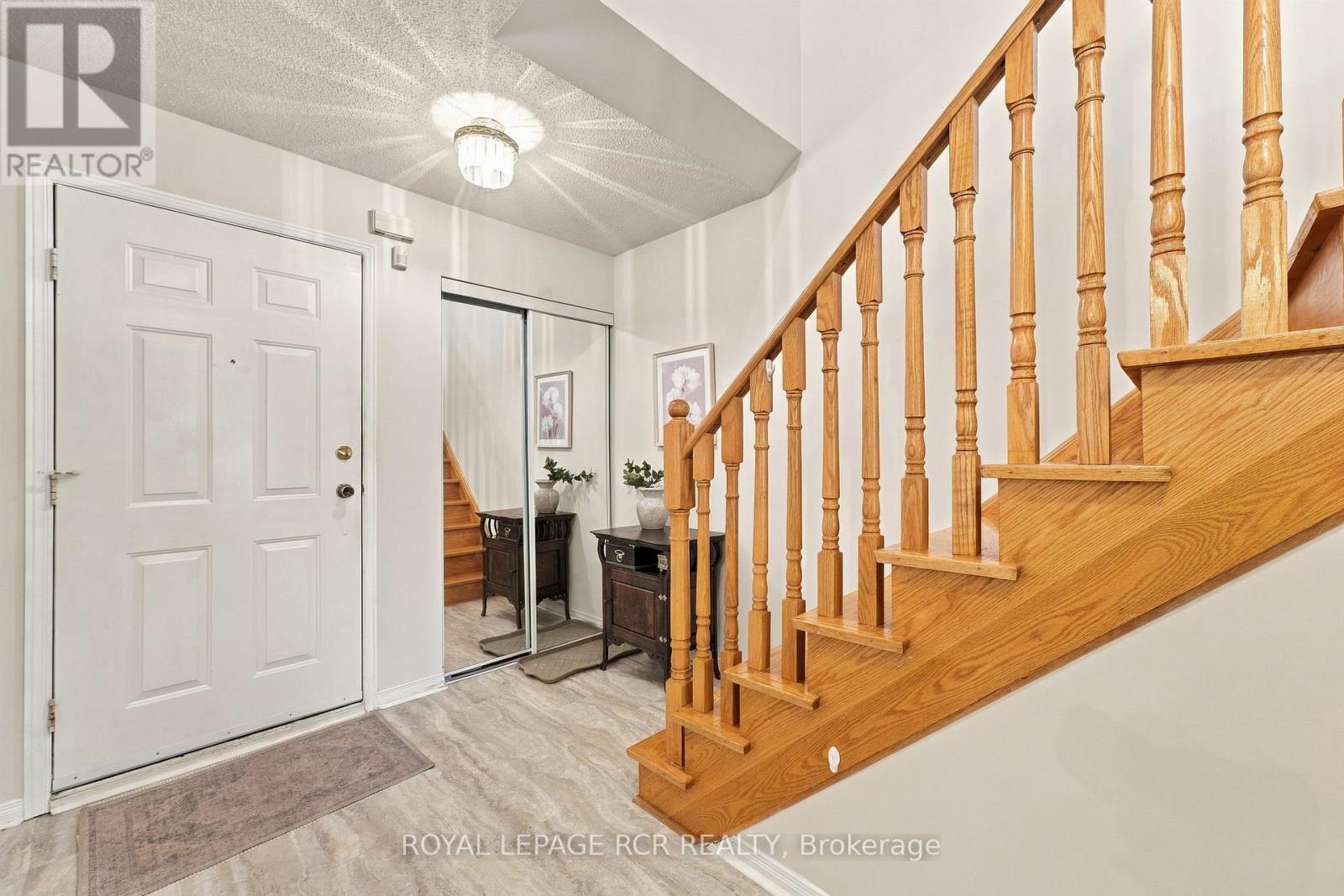 707 Caradonna Crescent, Newmarket, Ontario  L3X 1W5 - Photo 3 - N14028416