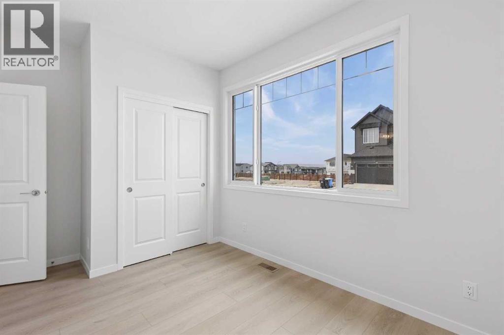 48 Lucas Green NW, Calgary, Alberta  T3P 2X5 - Photo 8 - A2351395