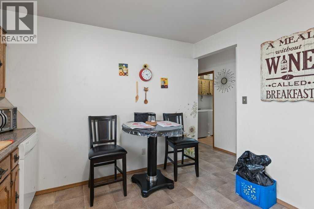 938 41 Street Sw, Calgary, Alberta  T3C 1X2 - Photo 12 - A2351907