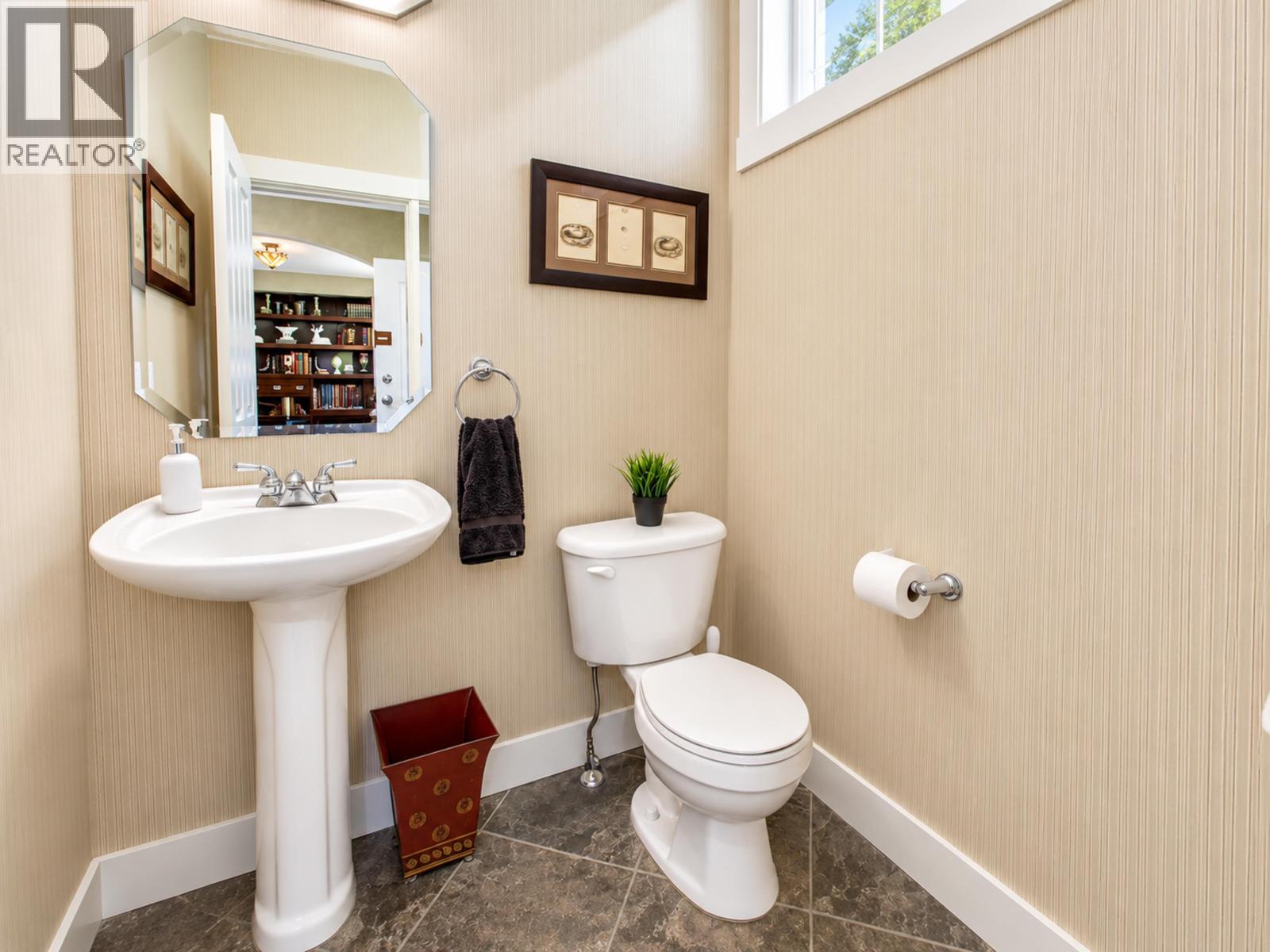 1899 Parkway Boulevard, Coquitlam, British Columbia  V3E 3L5 - Photo 13 - R3174589
