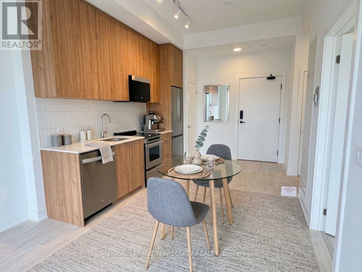 702 - 3008 William Cutmore Boulevard, Oakville, Ontario  L6H 7G1 - Photo 7 - W13880552