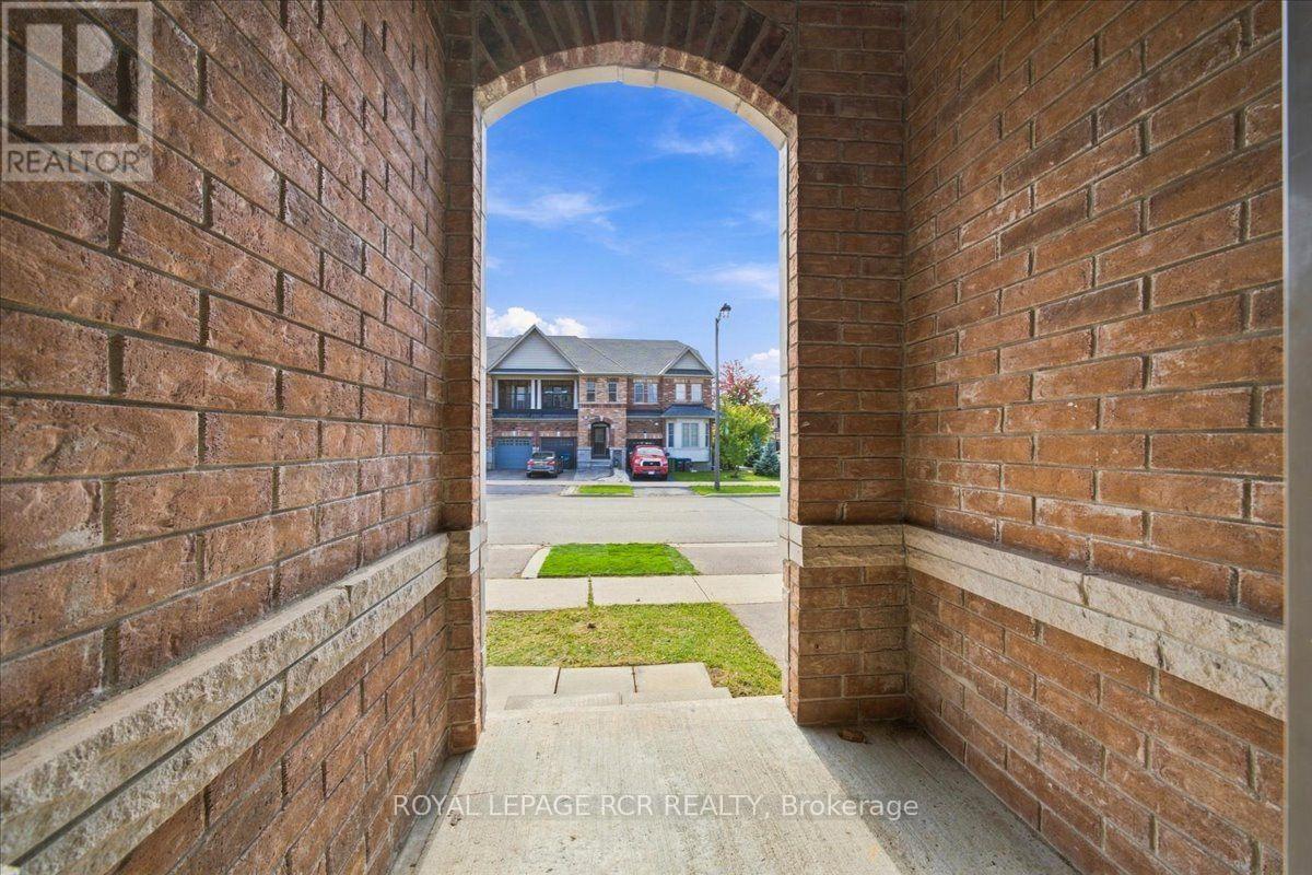 4 Tormore Road, Caledon, Ontario  L7E 4K7 - Photo 3 - W14028436