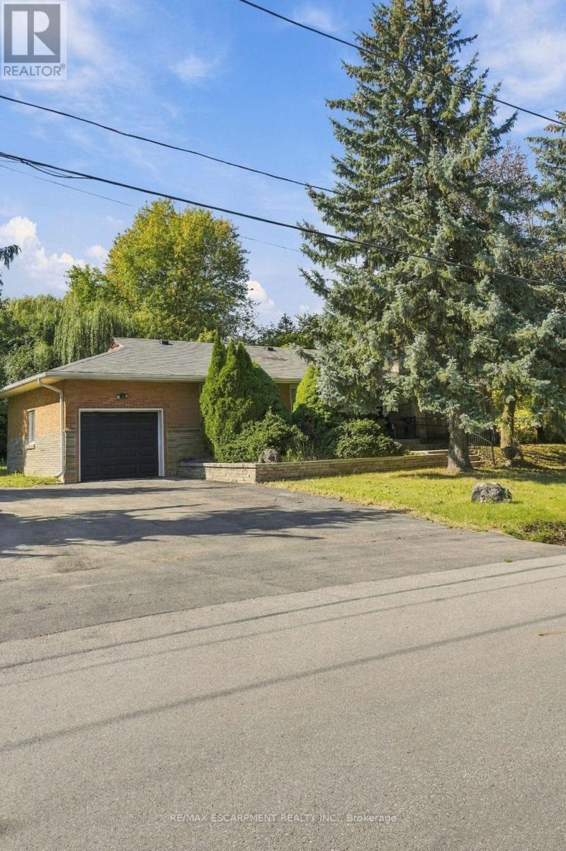 904 MONTGOMERY DRIVE, Hamilton, Ontario