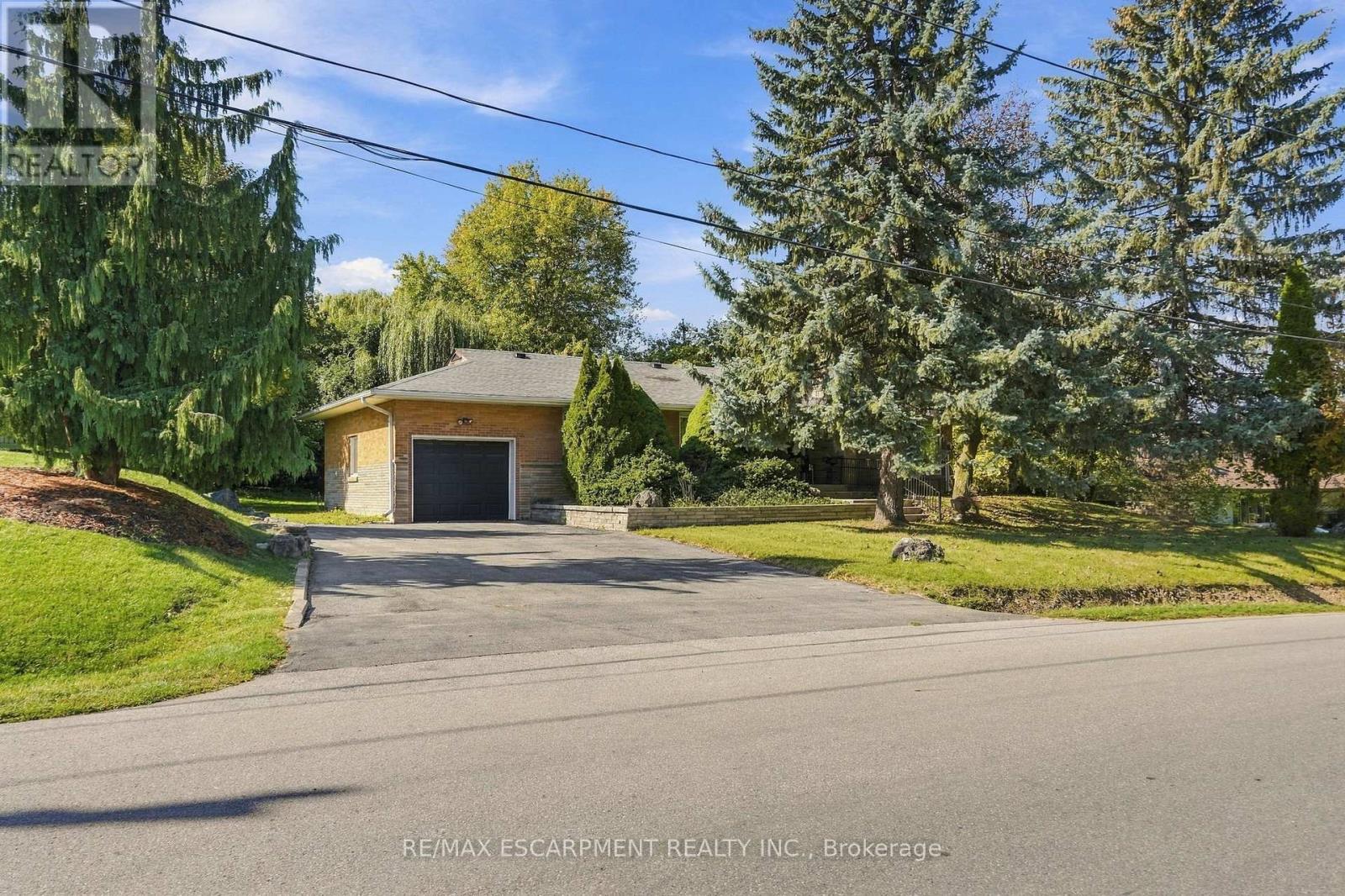 904 Montgomery Drive, Hamilton, Ontario  L9G 3H9 - Photo 2 - X14028434