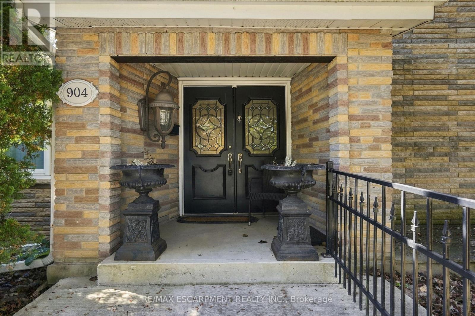 904 Montgomery Drive, Hamilton, Ontario  L9G 3H9 - Photo 7 - X14028434