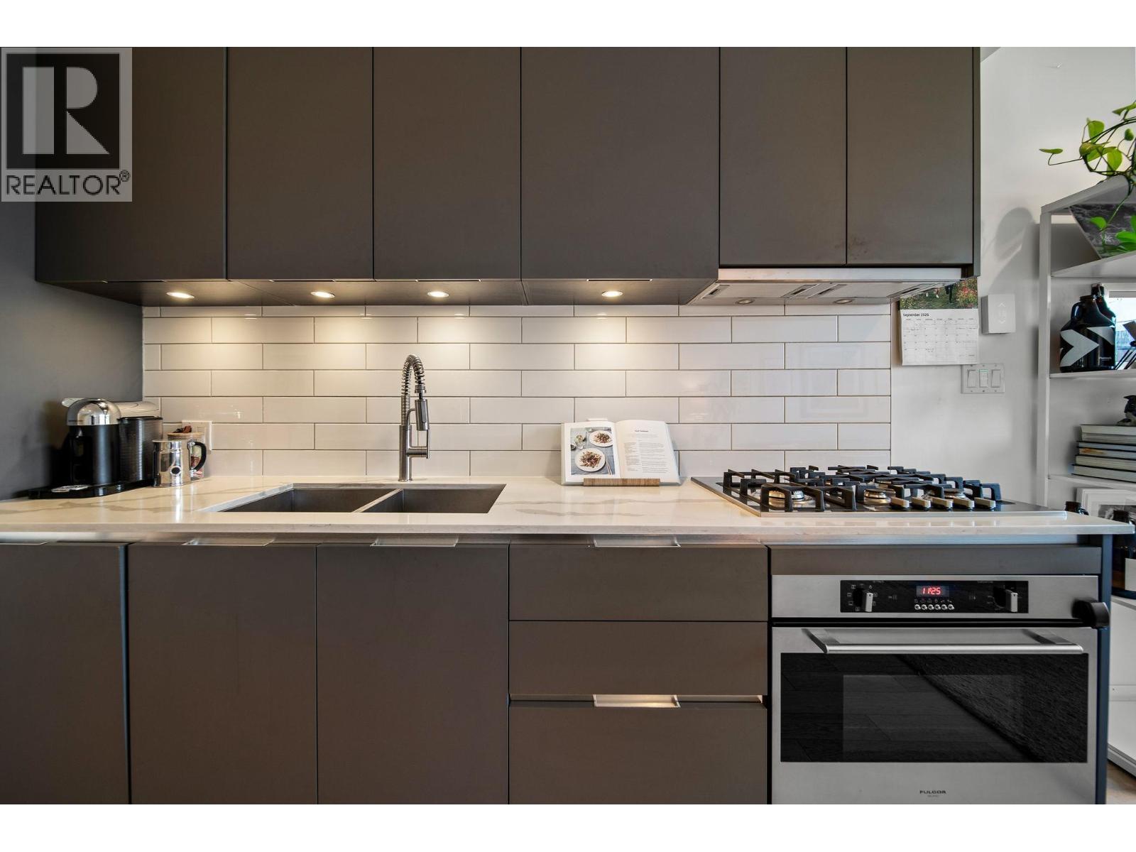 312 1647 E Pender Street, Vancouver, British Columbia  V5L 1W2 - Photo 5 - R3174605