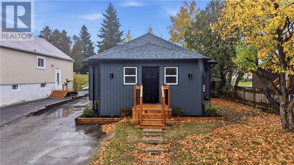 853 Howey, Greater Sudbury, Ontario  p3b 1h3 - Photo 1 - 2130895