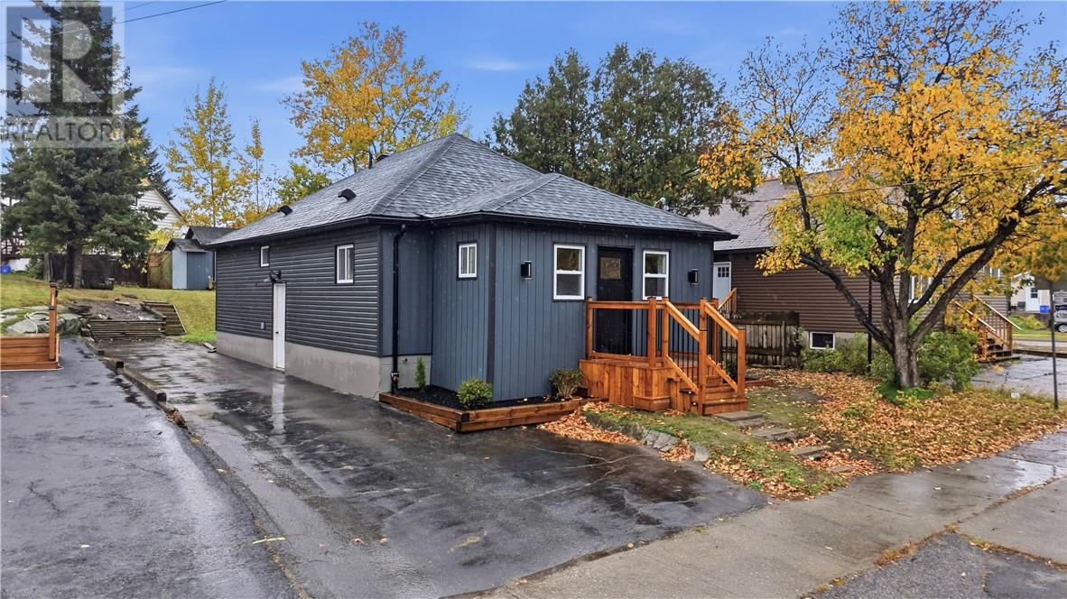 853 Howey, Greater Sudbury, Ontario  p3b 1h3 - Photo 2 - 2130895