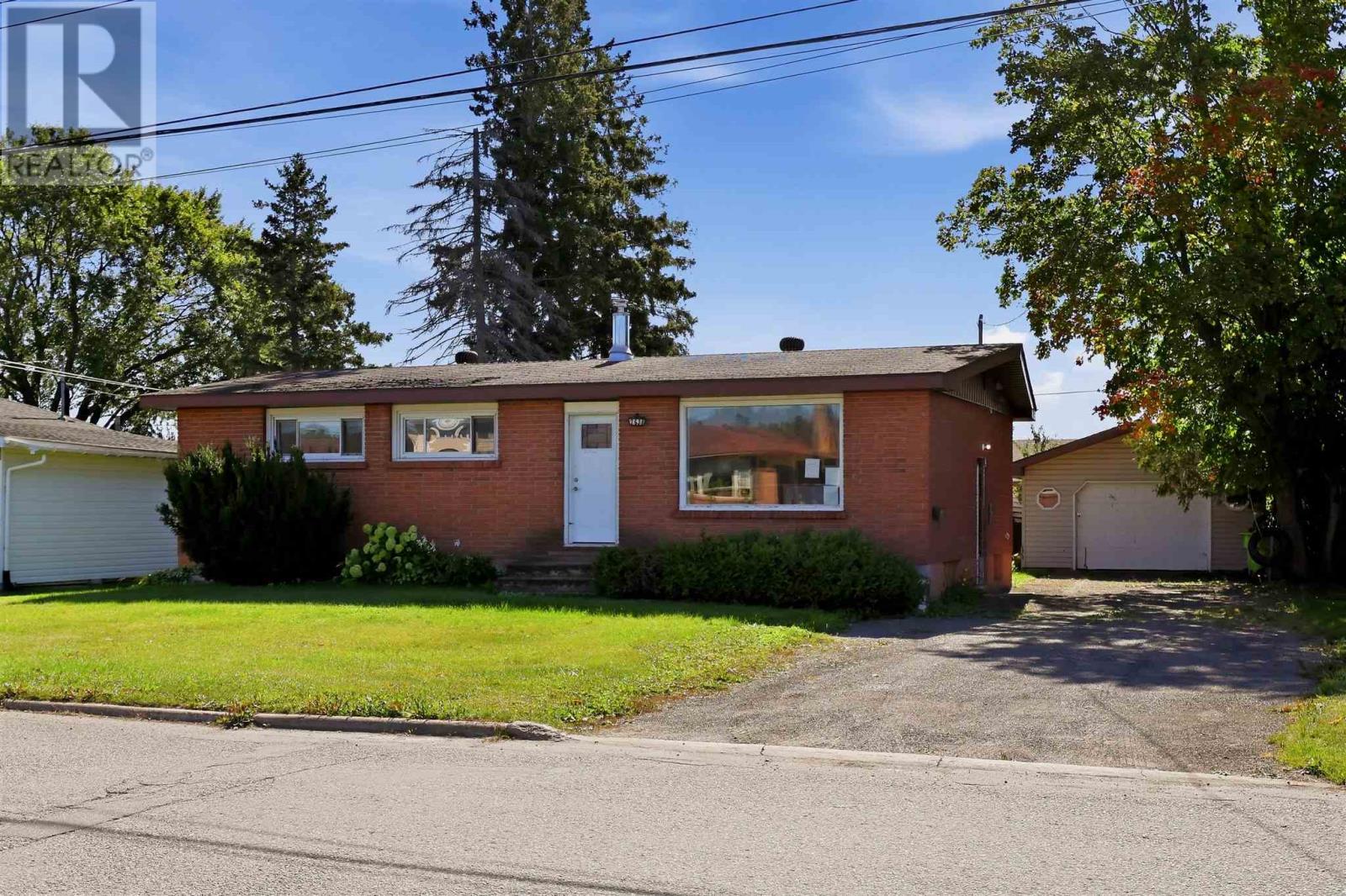 263 Rossmore Rd, Sault Ste. Marie, Ontario  P6C 2Y9 - Photo 1 - SM262859