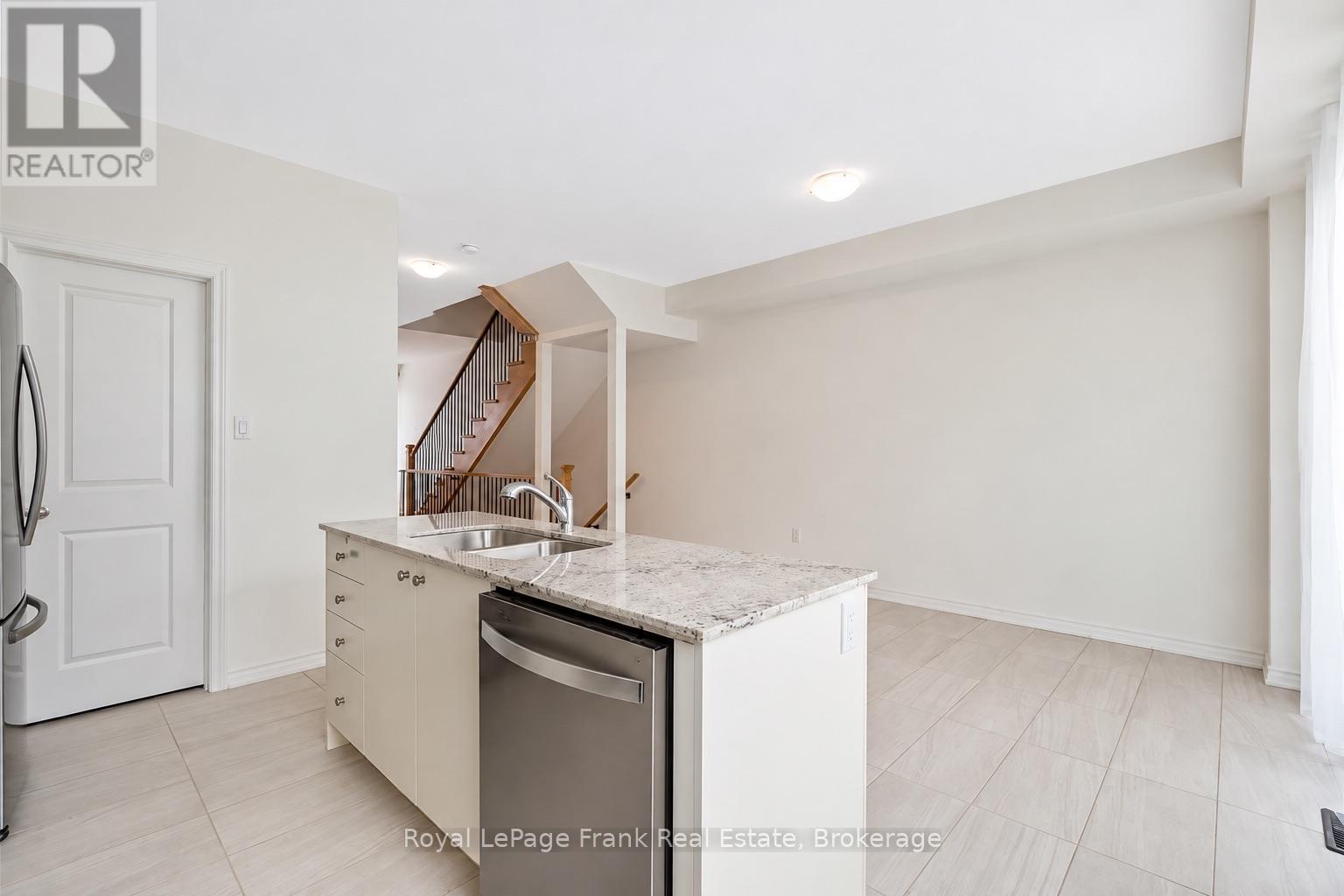 6875 Main Street, Whitchurch-Stouffville, Ontario  L4A 4X2 - Photo 5 - N14028548