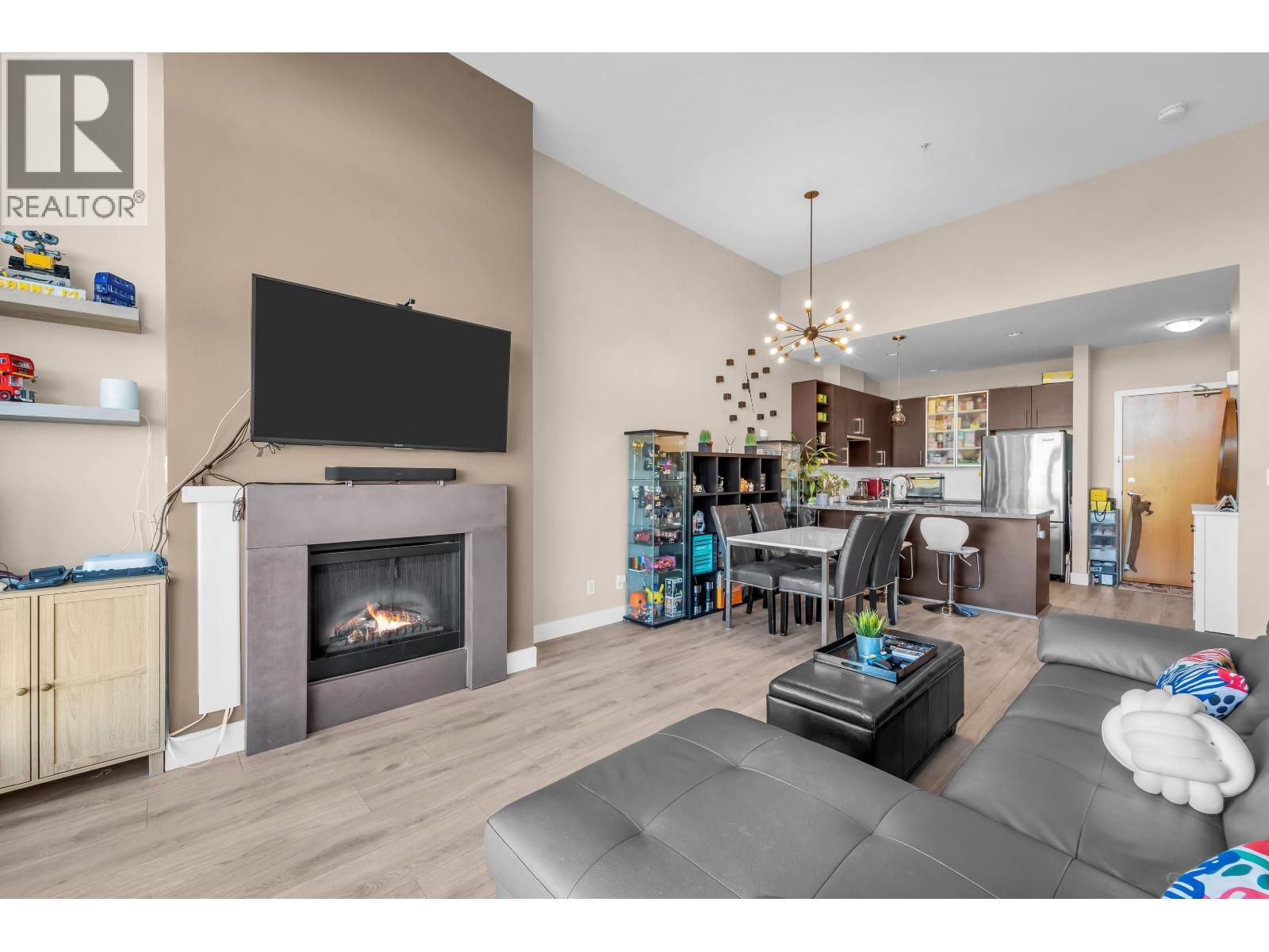 404 14100 RIVERPORT WAY