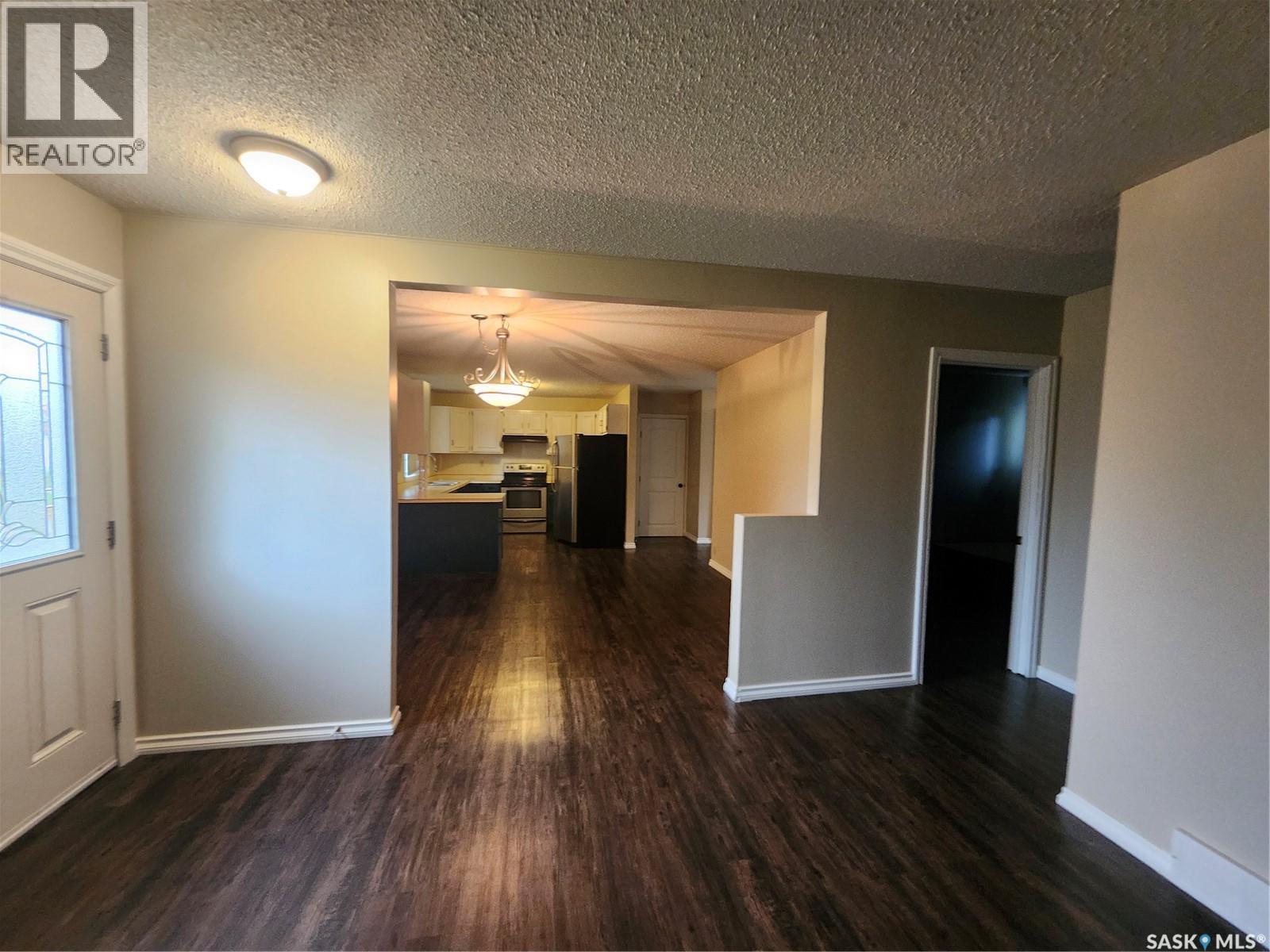 412 2nd Street N, Cabri, Saskatchewan  S0N 0J0 - Photo 4 - SK050938
