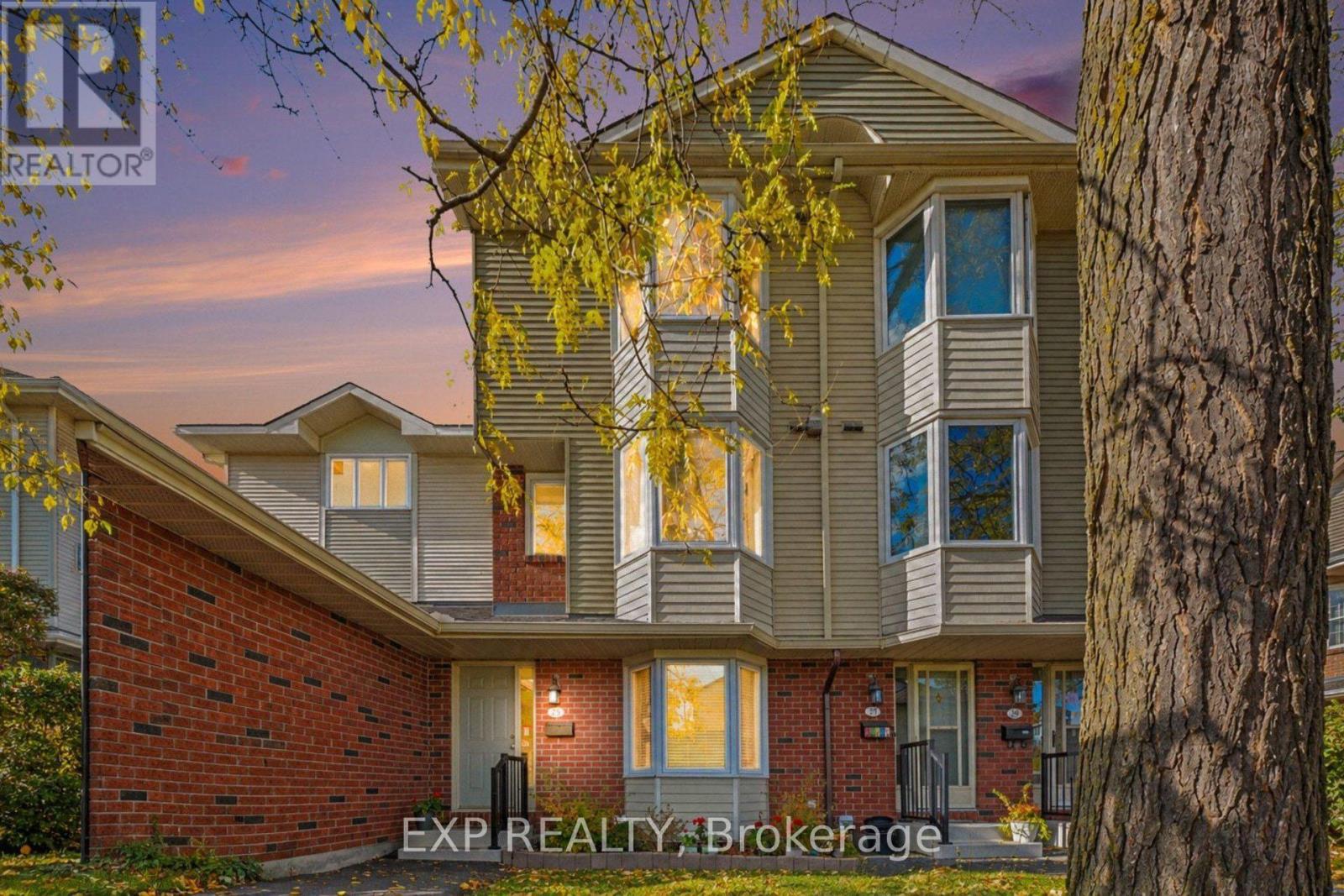 23 - 25 HAXBY PRIVATE, ottawa, Ontario