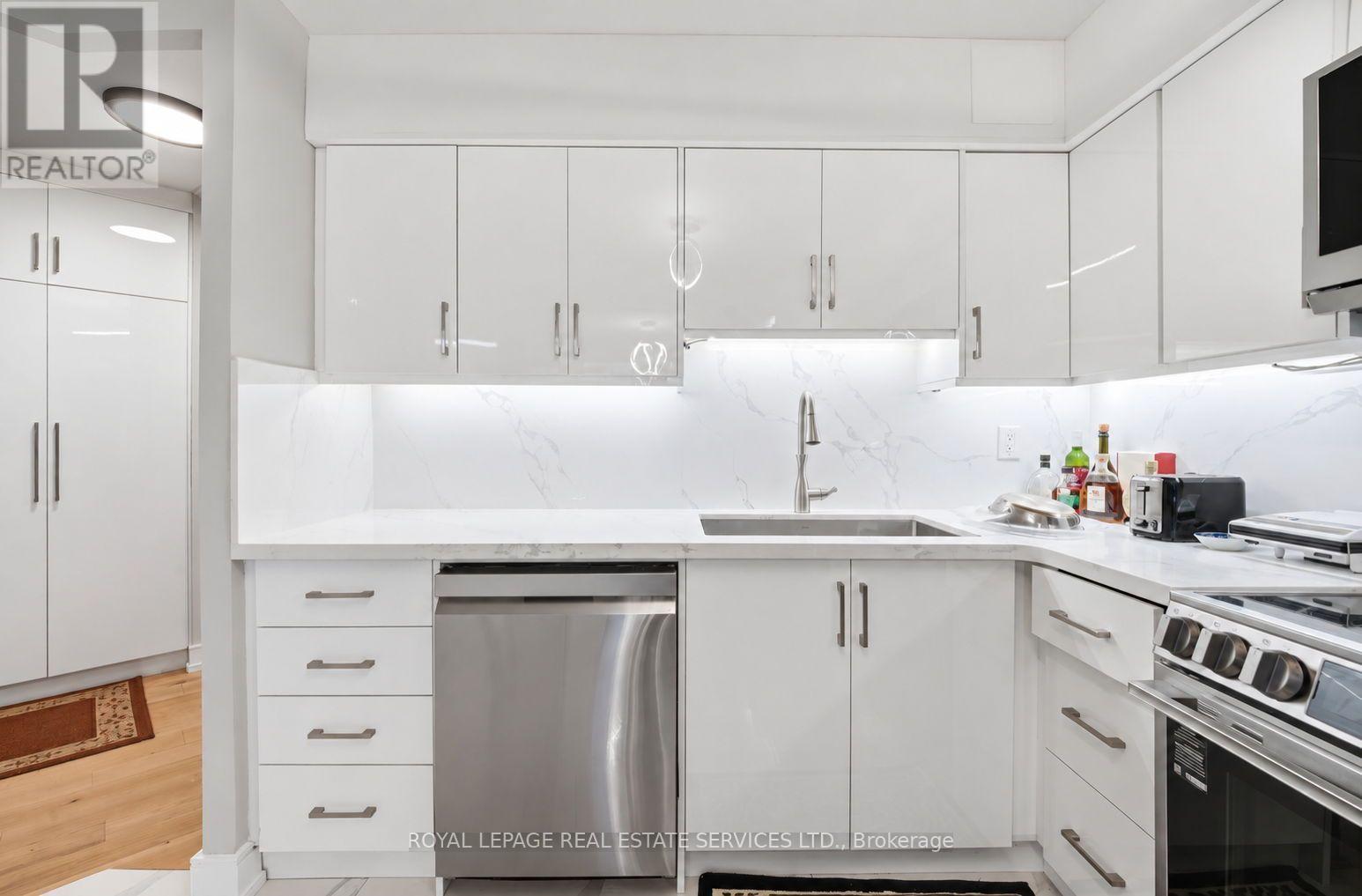 1502 - 75 Graydon Hall Drive, Toronto, Ontario  M4P 0B9 - Photo 12 - C14028506