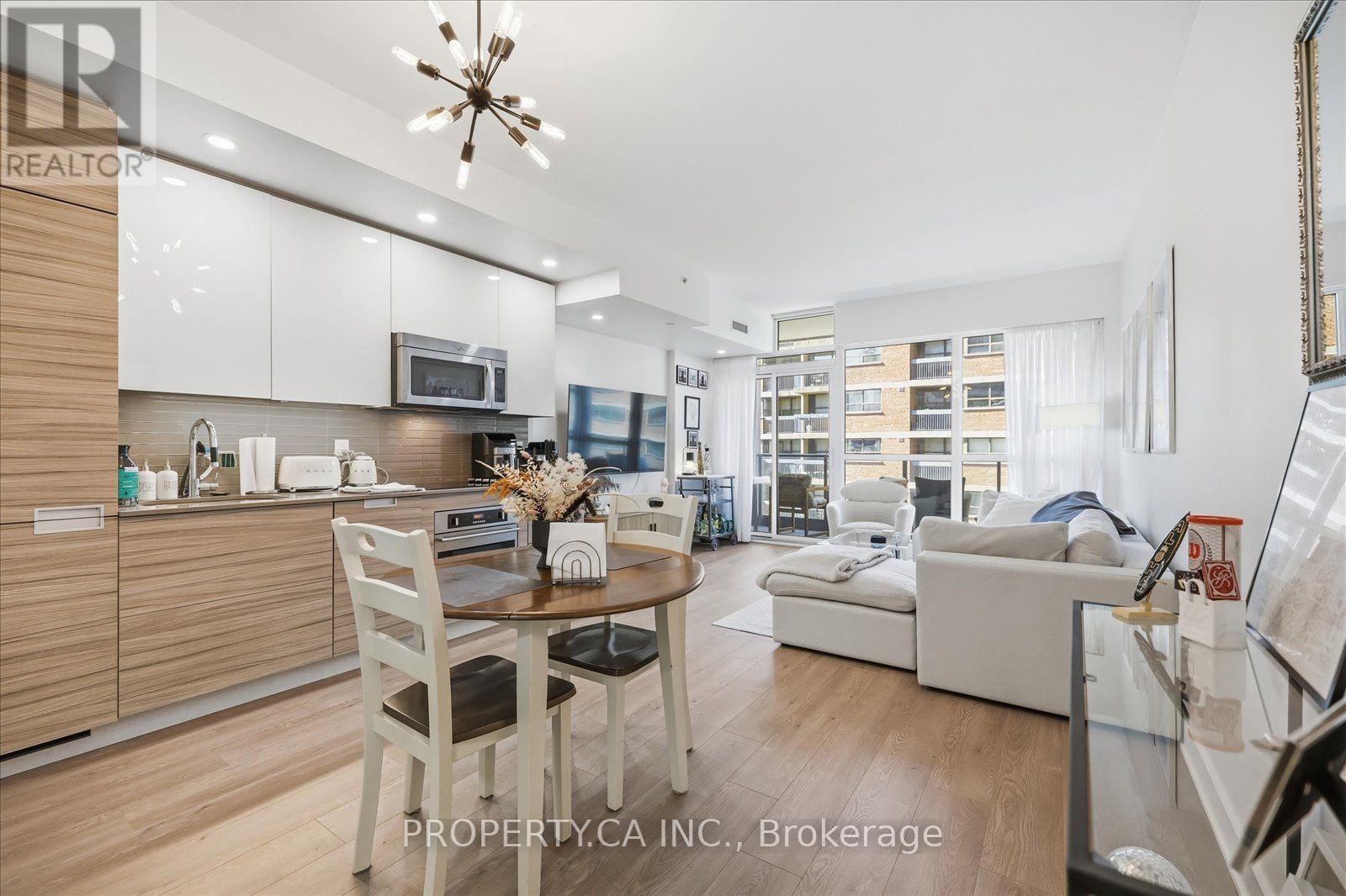 606 - 210 Simcoe Street, Toronto, Ontario  M5T 0A9 - Photo 1 - C14028674