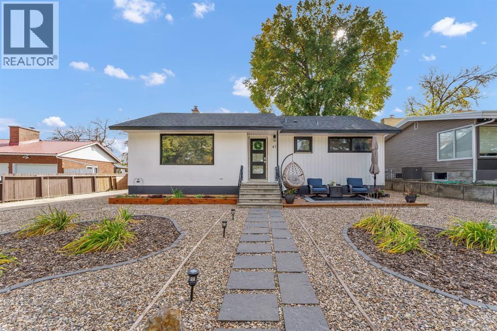 61 Huckvale Crescent Sw, Medicine Hat, Alberta  T1A 5J7 - Photo 12 - A2350453