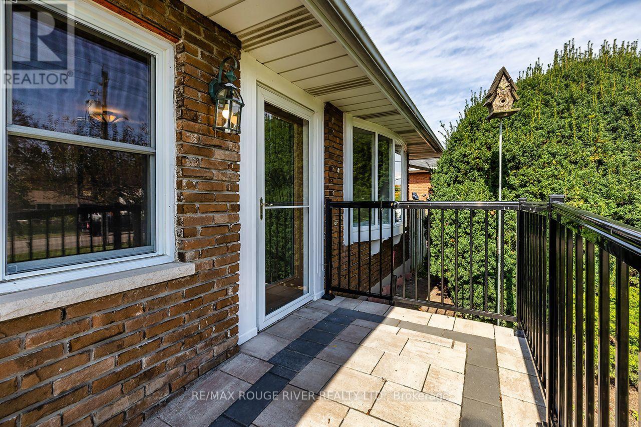 184 Garrard Road, Whitby, Ontario  L1N 3K6 - Photo 7 - E14028542