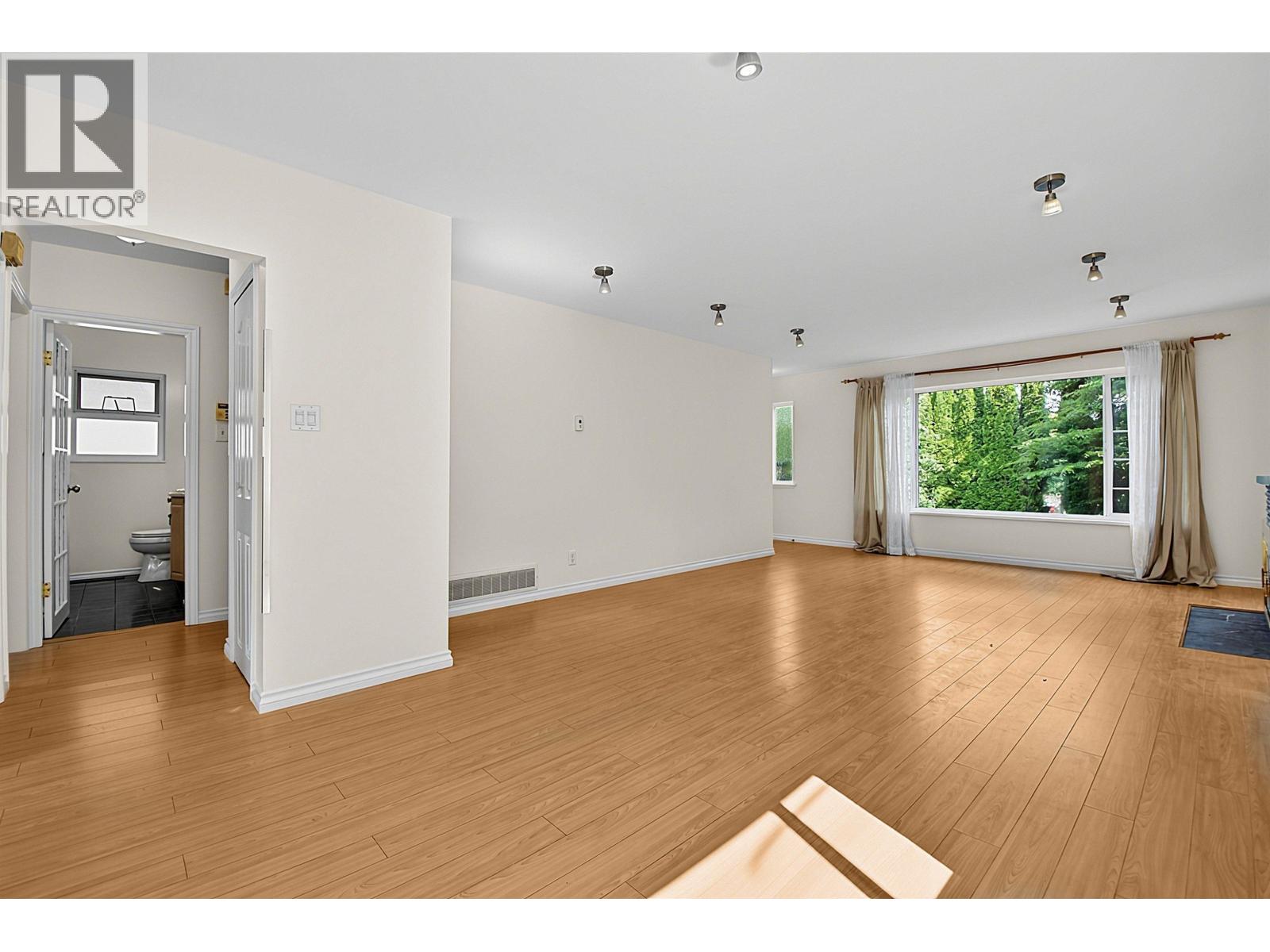 2216 E 41st Avenue, Vancouver, British Columbia  V5P 1L6 - Photo 7 - R3174720