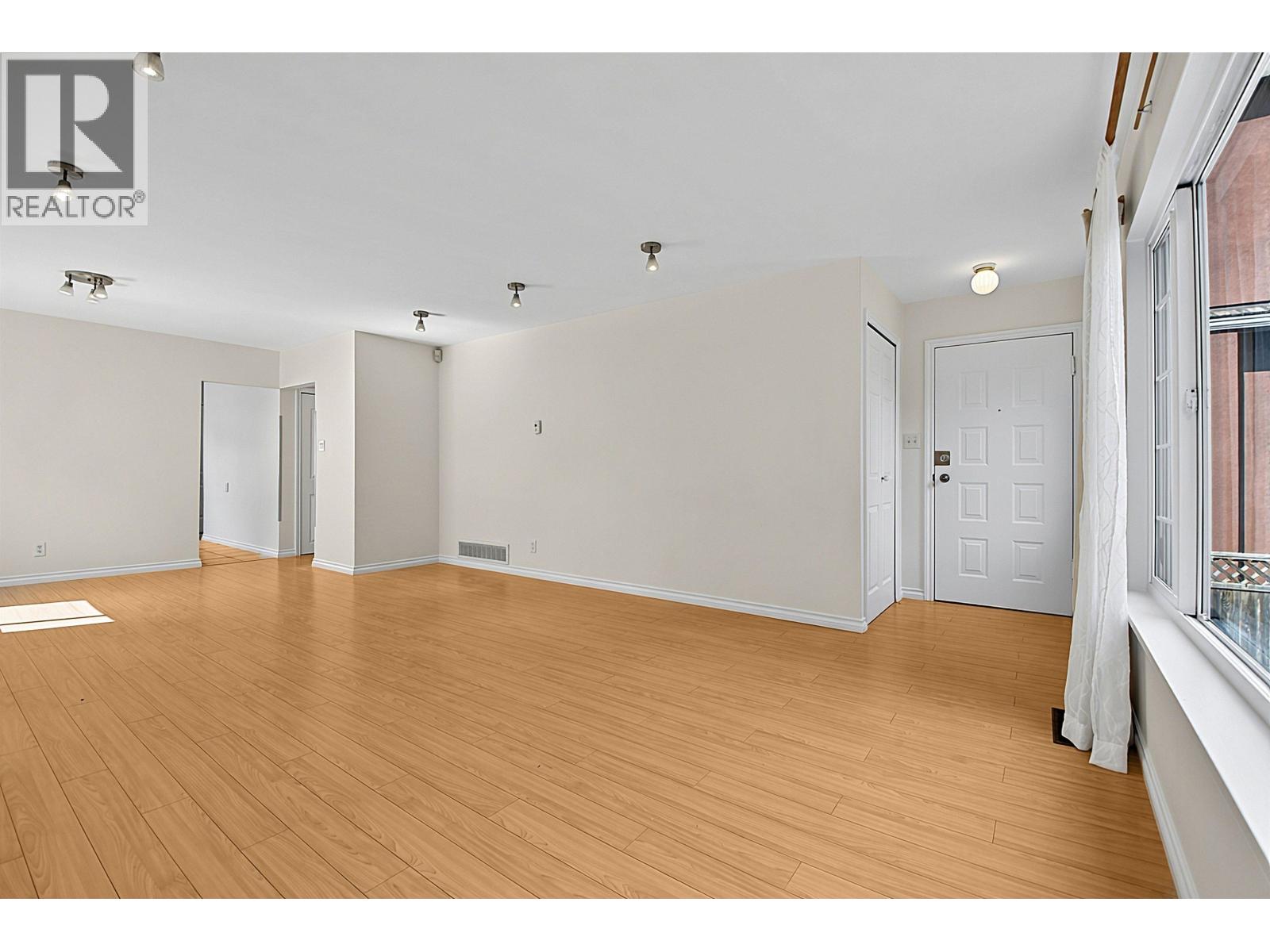 2216 E 41st Avenue, Vancouver, British Columbia  V5P 1L6 - Photo 4 - R3174720