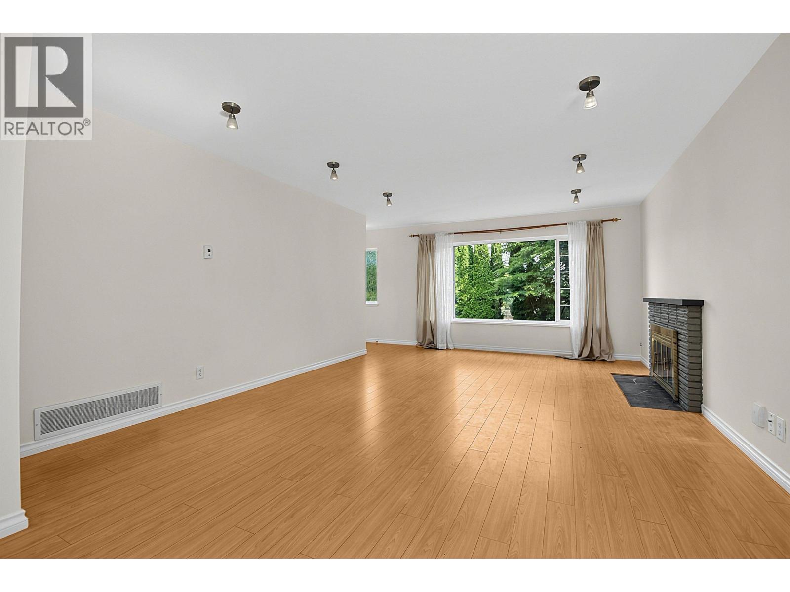 2216 E 41st Avenue, Vancouver, British Columbia  V5P 1L6 - Photo 5 - R3174720