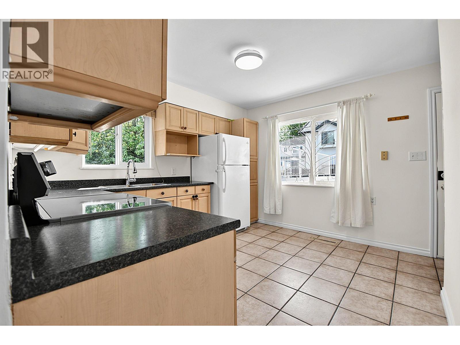 2216 E 41st Avenue, Vancouver, British Columbia  V5P 1L6 - Photo 13 - R3174720
