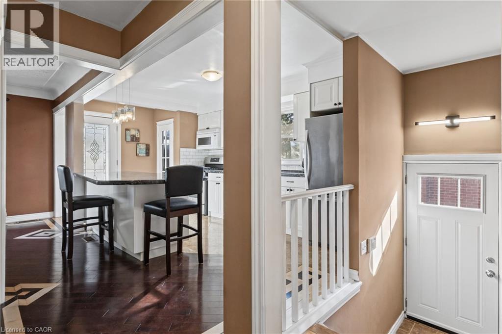 366 East 17th Street, Hamilton, Ontario  L9A 4N2 - Photo 14 - 40869638