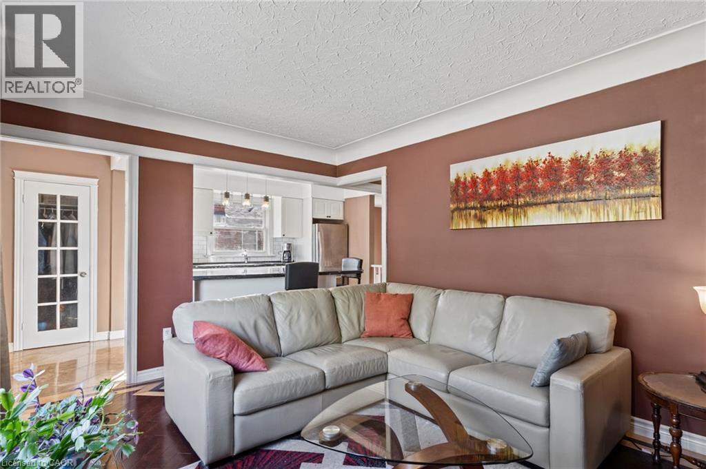 366 East 17th Street, Hamilton, Ontario  L9A 4N2 - Photo 18 - 40869638