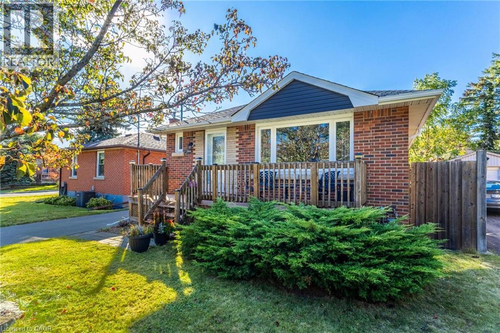 366 East 17th Street, Hamilton, Ontario  L9A 4N2 - Photo 4 - 40869638