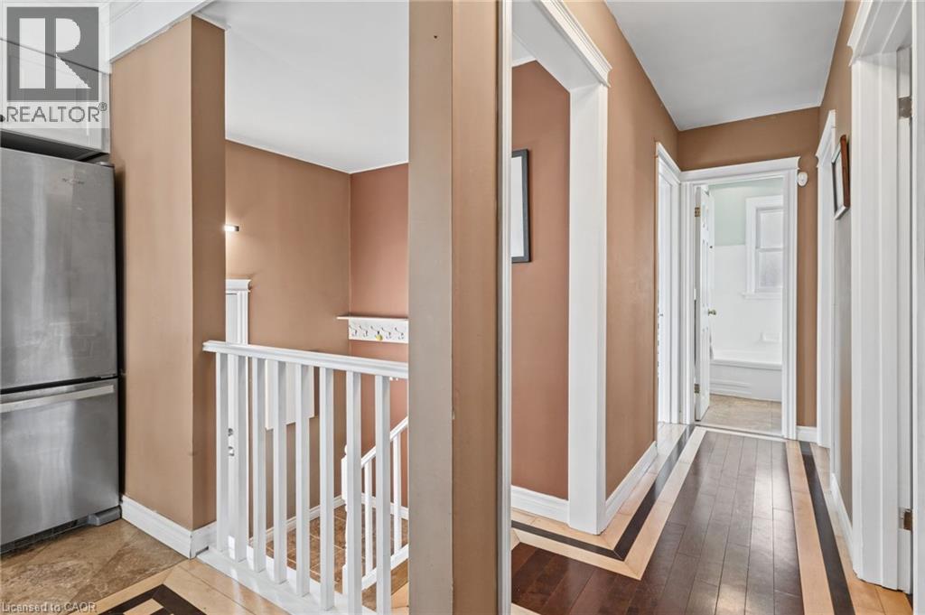 366 East 17th Street, Hamilton, Ontario  L9A 4N2 - Photo 21 - 40869638