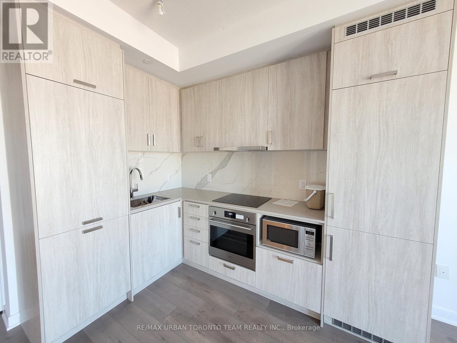 1208 - 60 Honeycrisp Crescent, Vaughan, Ontario  L4K 0M7 - Photo 3 - N14028452