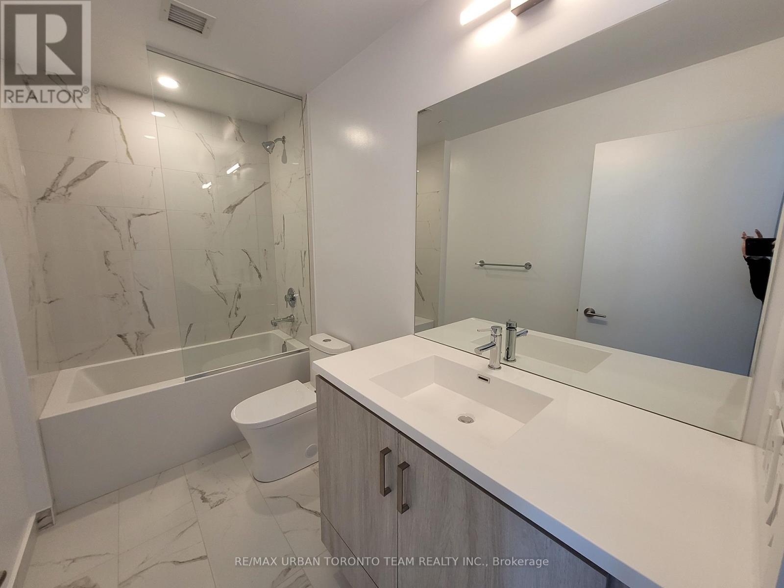 1208 - 60 Honeycrisp Crescent, Vaughan, Ontario  L4K 0M7 - Photo 9 - N14028452