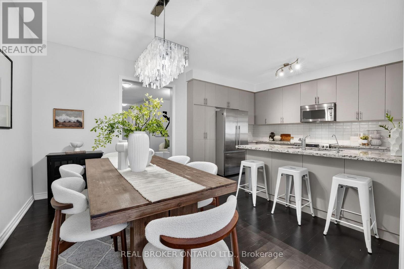 3231 Stoney Crescent, Mississauga, Ontario  L5M 0V4 - Photo 3 - W14028446