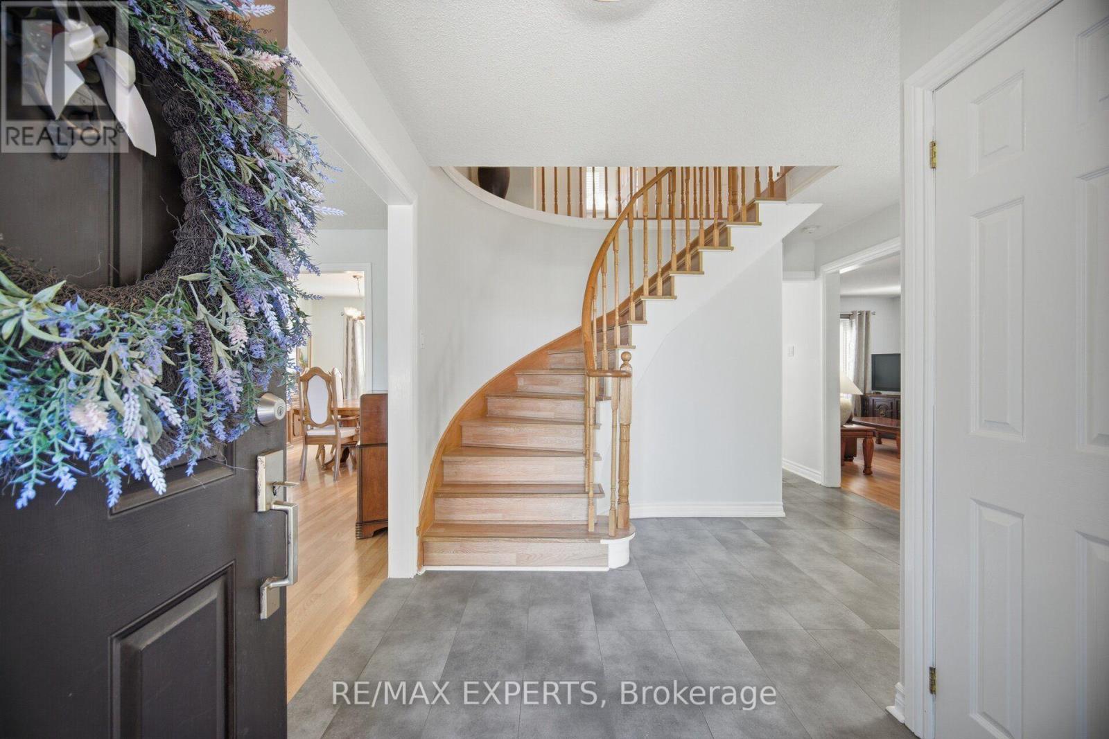 98 De Rose Avenue, Caledon, Ontario  L7E 1A7 - Photo 4 - W14028516