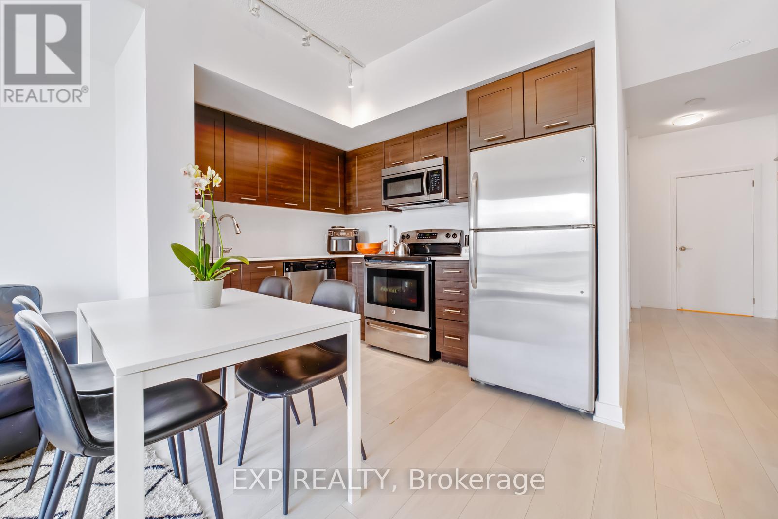 2509 - 2212 Lake Shore Boulevard W, Toronto, Ontario  M8V 1A4 - Photo 4 - W14028566