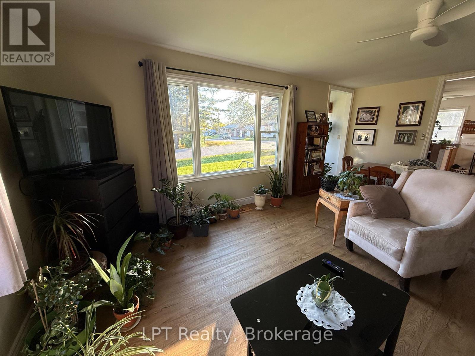 22 Third Street N, Prince Edward County, Ontario  K0K 2T0 - Photo 7 - X13884412