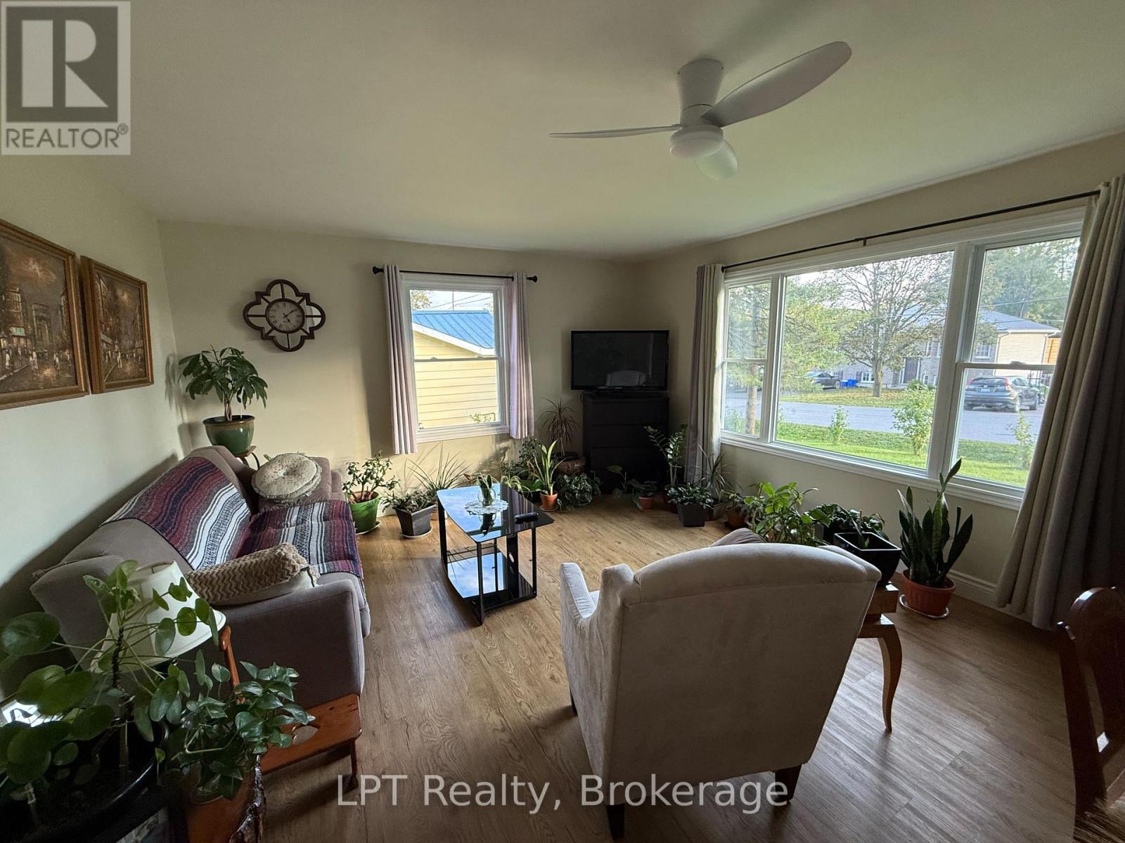 22 Third Street N, Prince Edward County, Ontario  K0K 2T0 - Photo 6 - X13884412