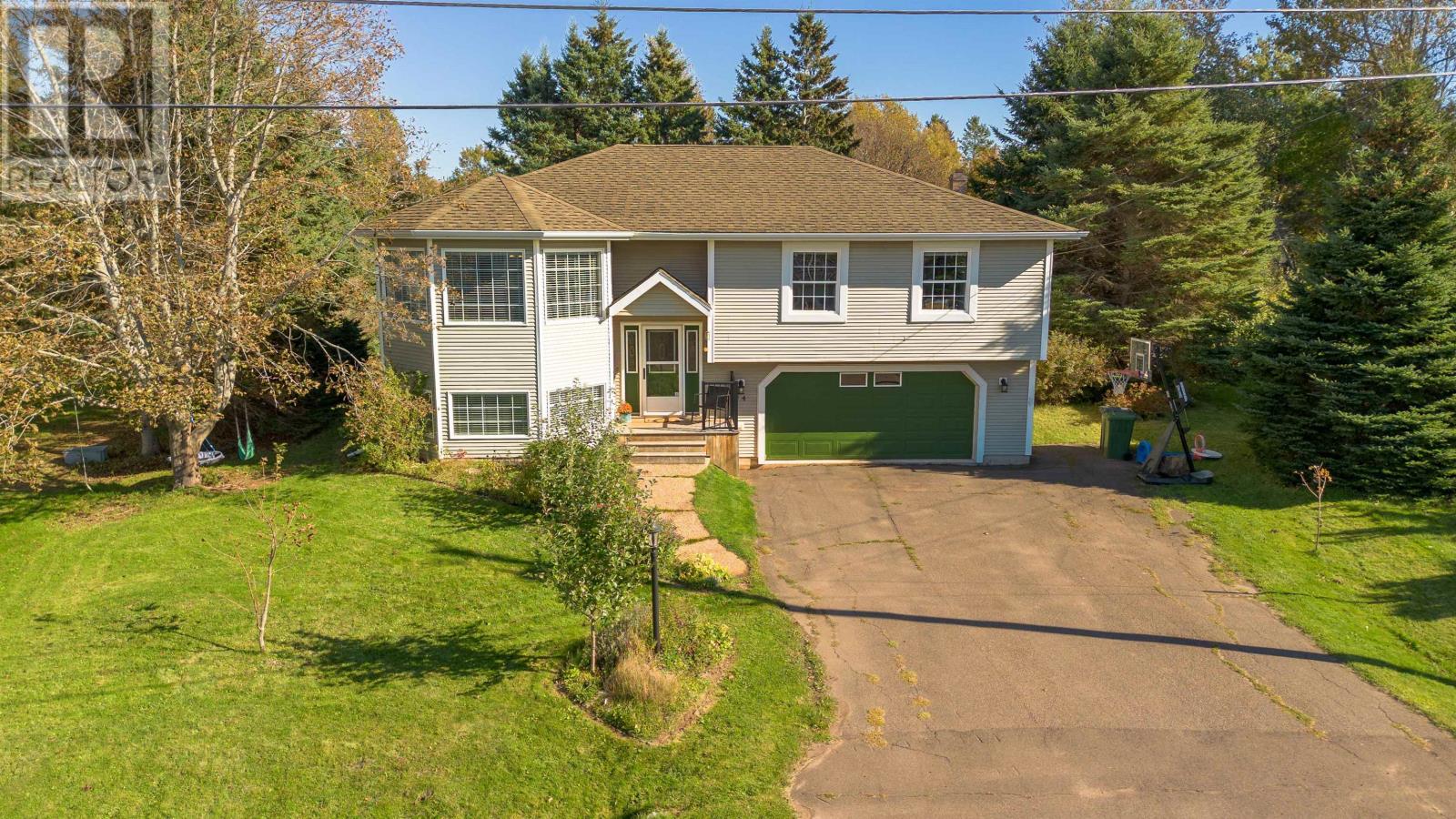 124 Greensview Drive, Stratford, Prince Edward Island C1B 1N2 - Photo 1 - 202625784