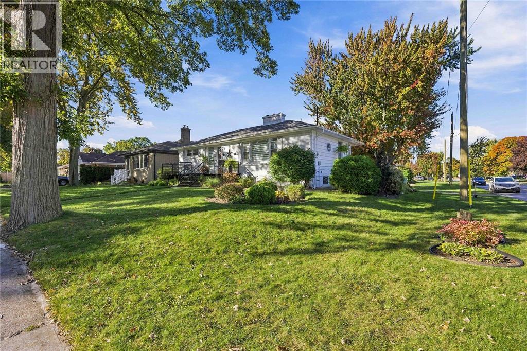 1179 NEWELL STREET Sarnia Ontario Canada N7V3H7 2