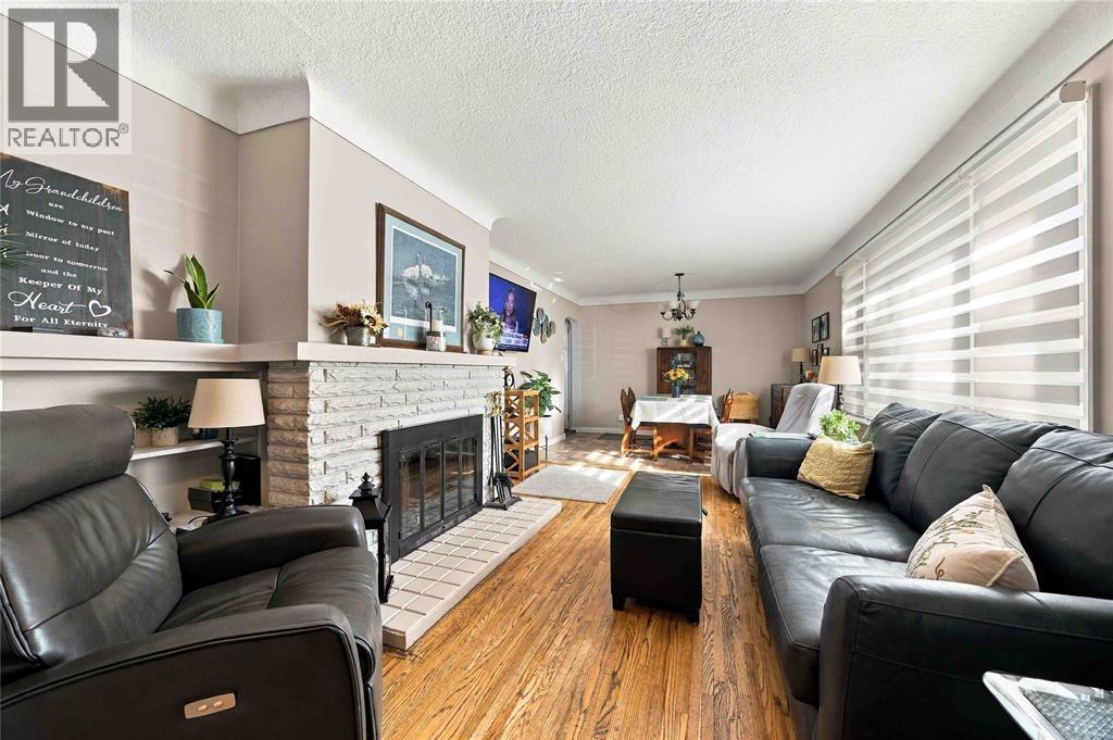 1179 NEWELL STREET Sarnia Ontario Canada N7V3H7 5