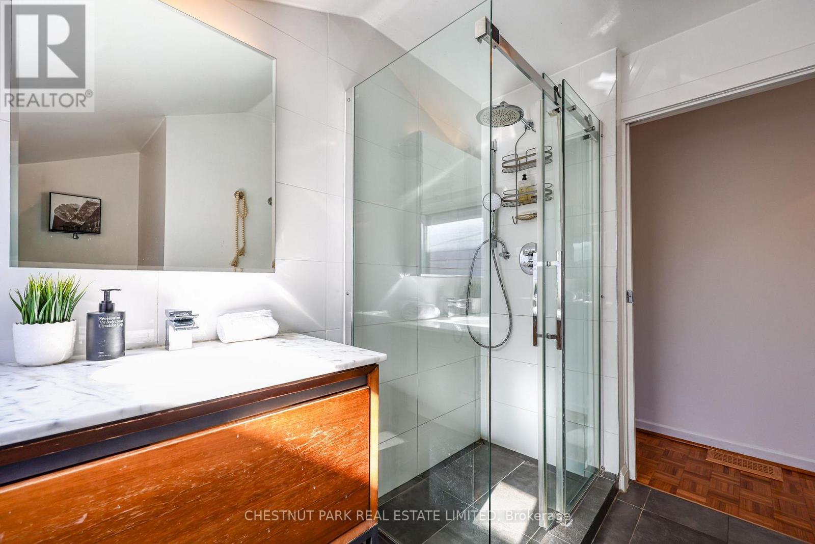 517 Crawford Street, Toronto, Ontario  M6G 3J9 - Photo 34 - C14027512
