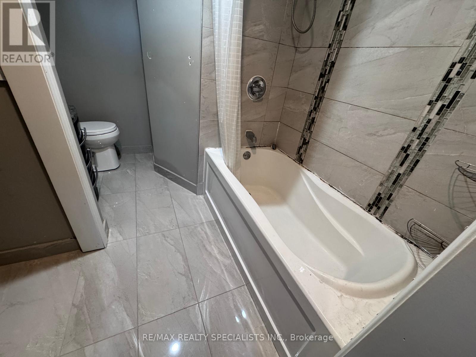 52 Abelard Avenue, Brampton, Ontario  L6Y 2K8 - Photo 12 - W13819344