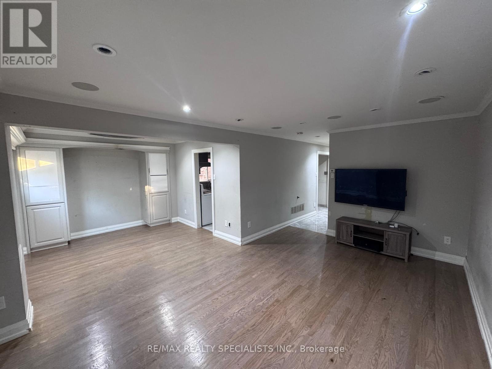 52 Abelard Avenue, Brampton, Ontario  L6Y 2K8 - Photo 3 - W13819344